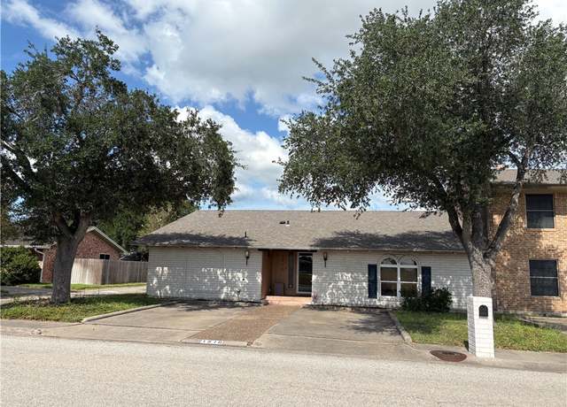 Property at 1910 Shelley St, Kingsville, TX 78363, 3 beds, 2 baths