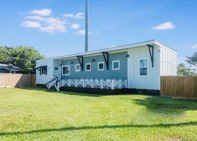 Property at 429 E White Ave, Port Aransas, TX 78373, 2 beds, 2 baths