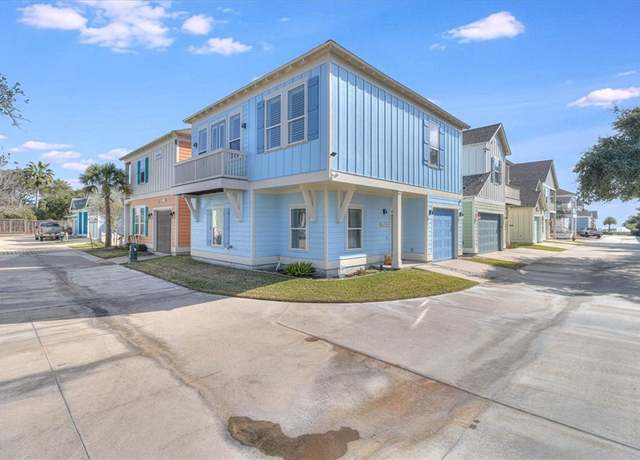 Property at 305 Sailhouse Way, Rockport, TX 78382, 3 beds, 2.5 baths