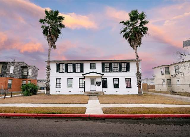 Property at 638 Glazebrook St, Corpus Christi, TX 78404, 6 beds, 4 baths