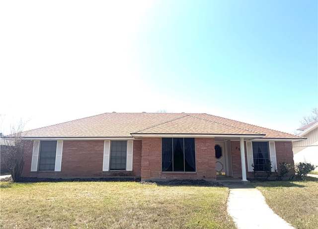 Property at 230 Terlingua Dr, Portland, TX 78374, 3 beds, 2 baths