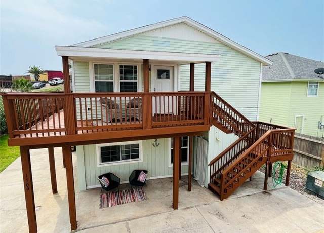 Property at 1509 S 11th St, Port Aransas, TX 78373, 6 beds, 4 baths