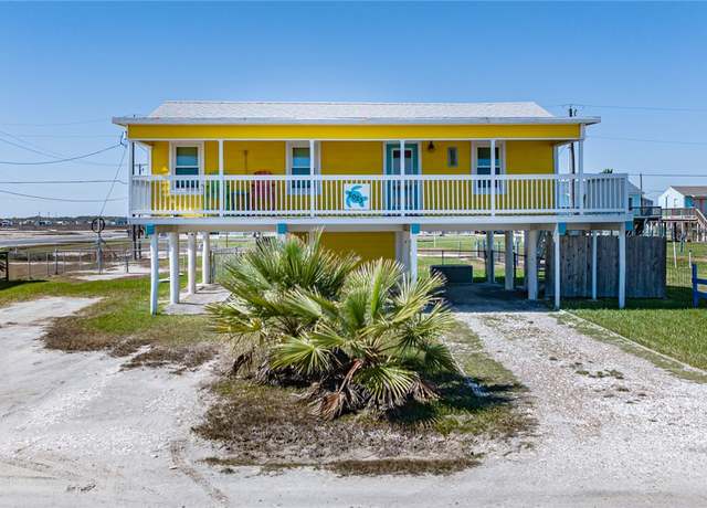 Property at 2023 S Kossuth St, Rockport, TX 78382, 2 beds, 1 bath