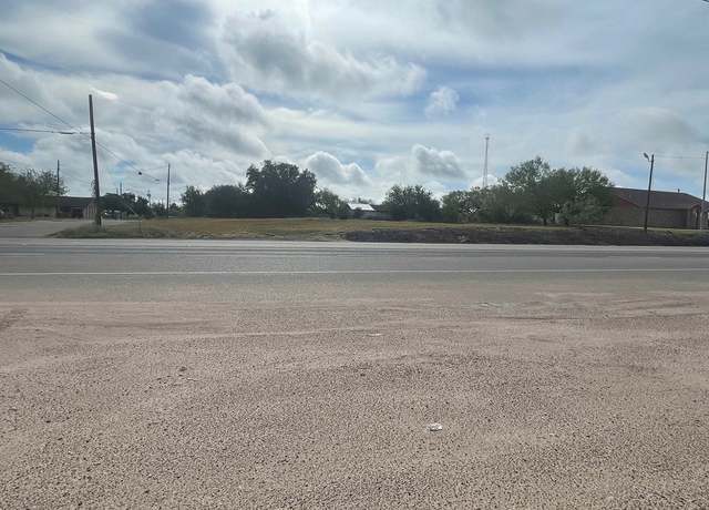 Property at 501 S Smith Ave, Hebbronville, TX 78361
