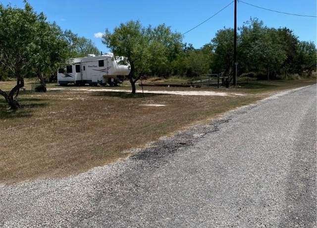 Property at 106 Lenette Dr, Woodsboro, TX 78393