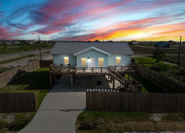 Property at 568 W Post Oak Ln, Rockport, TX 78382, 3 beds, 2 baths