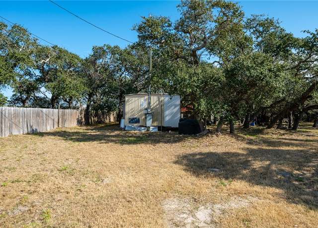 Property at 2020/2028 Dallas St, Rockport, TX 78382