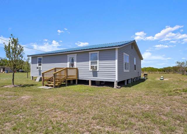 Property at 8966 County Road 618, Skidmore, TX 78389, 3 beds, 2 baths