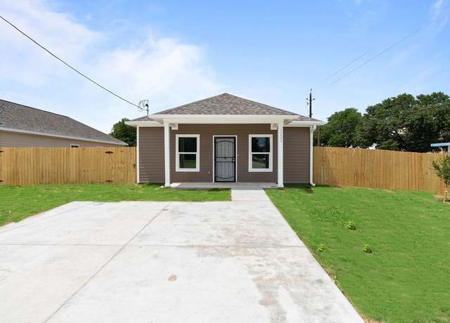 Property at 2202 Coleman Ave, Corpus Christi, TX 78405, 4 beds, 2 baths