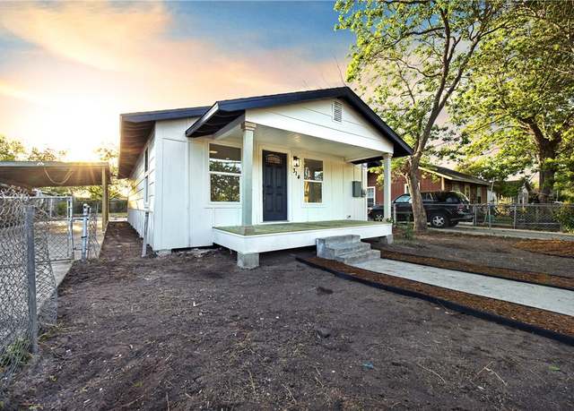 Property at 314 Mohawk St, Corpus Christi, TX 78405, 3 beds, 2 baths