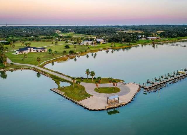 Property at 102 Redfish Point Dr, Rockport, TX 78382