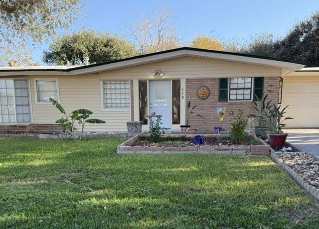 Property at 116 Magnolia Pl, Portland, TX 78374, 3 beds, 1.5 baths