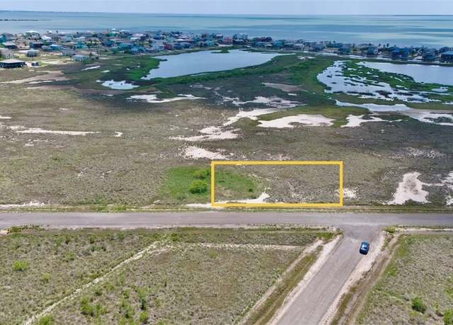 Property at 672 Northwest Dr, Rockport, TX 78382