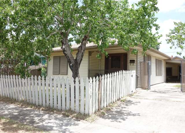 Property at 2518 Halsey St, Corpus Christi, TX 78405, 2 beds, 1.5 baths
