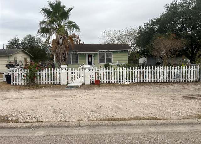 Property at 809 N Frio St, Mathis, TX 78368, 2 beds, 1 bath