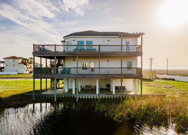 Property at 146 Villa Pamplona Dr, Port Aransas, TX 78373, 5 beds, 4.5 baths