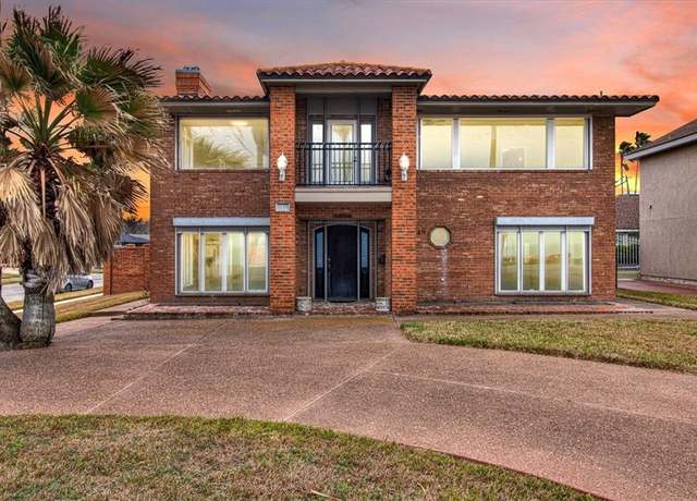 Property at 5249 Ocean Dr, Corpus Christi, TX 78412, 4 beds, 4.5 baths
