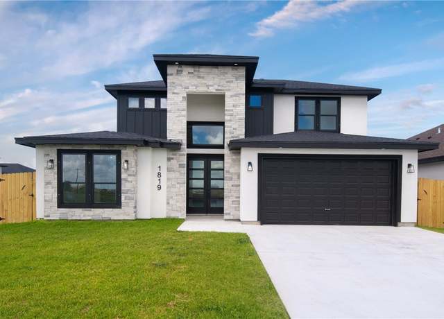 Property at 1819 Spoonbill Dr, Portland, TX 78374, 4 beds, 3.5 baths