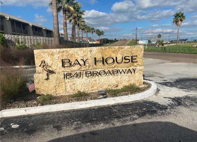 Property at 2104 Bayhouse Dr, Rockport, TX 78382, 2 beds, 2 baths