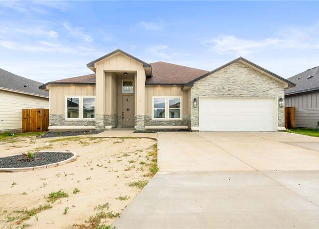 Property at 106 Traditions Dr, Rockport, TX 78382, 5 beds, 3 baths