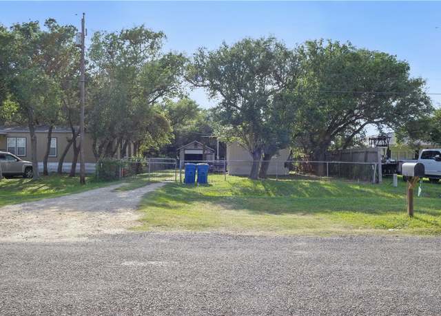 Property at 213 S Fuqua St, Rockport, TX 78382, 2 beds, 2 baths