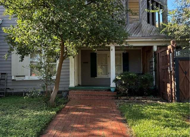 Property at 462 Atlantic St, Corpus Christi, TX 78404, 4 beds, 2 baths