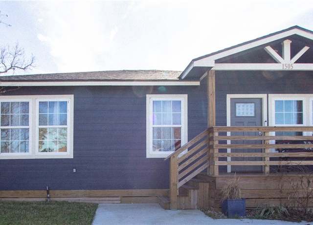 Property at 1505 Dewitt St, Corpus Christi, TX 78418, 3 beds, 2 baths