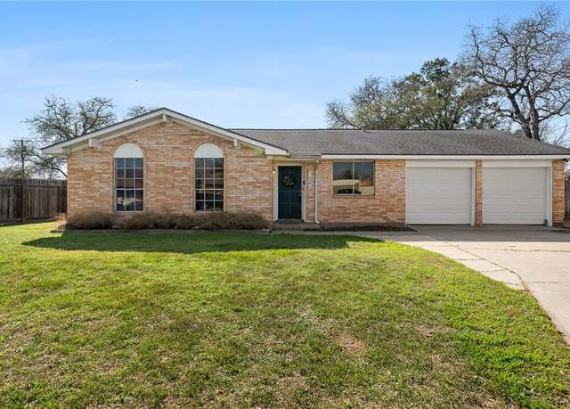 Property at 336 Lawn Dr, Sinton, TX 78387, 4 beds, 2 baths