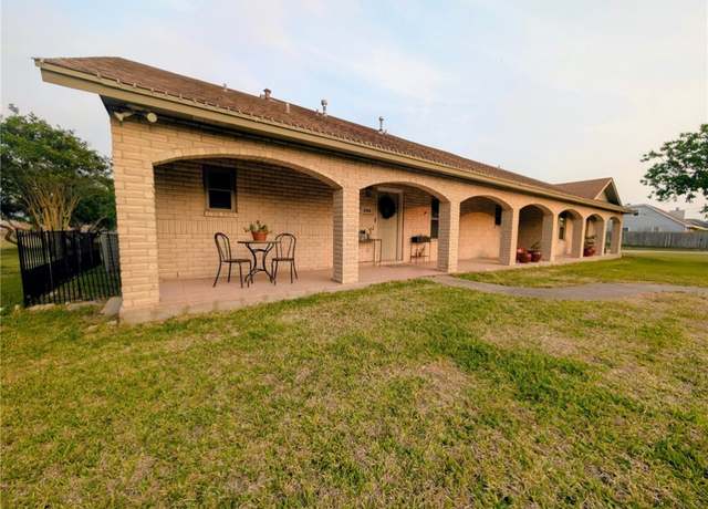 Property at 2745 Debra Ln, Corpus Christi, TX 78418, 3 beds, 3.5 baths