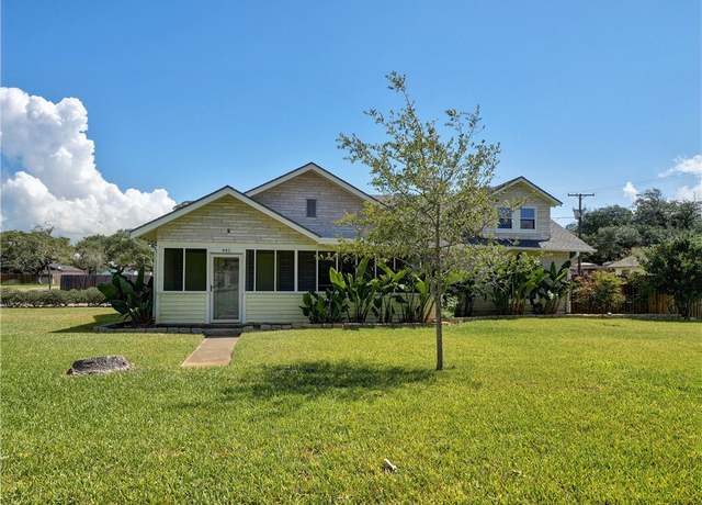 Property at 442 W Yoakum Ave, Aransas Pass, TX 78336, 4 beds, 3 baths