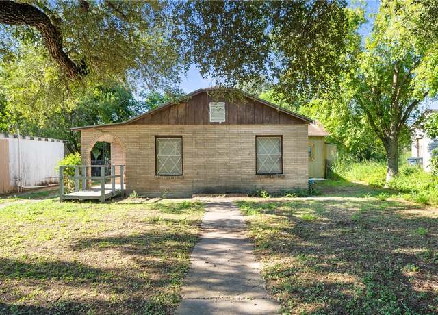 Property at 228 SW 8th St, Premont, TX 78375, 4 beds, 2 baths