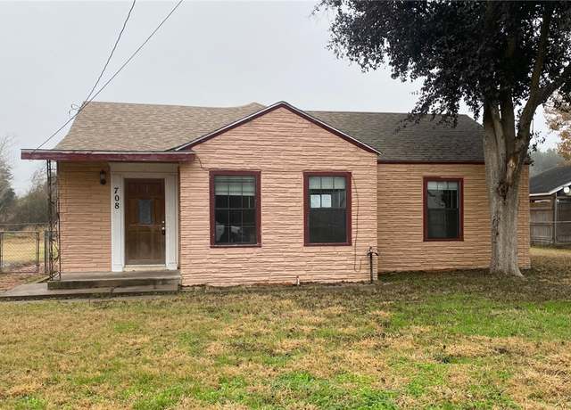 Property at 708 N Wright St, Alice, TX 78332, 4 beds, 2 baths