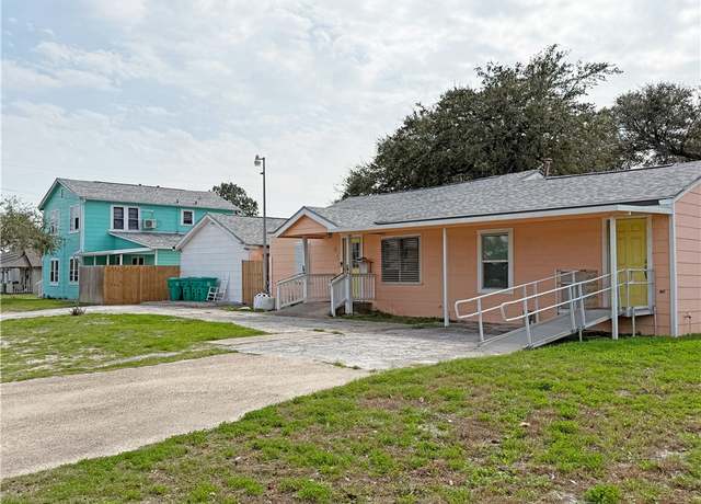 Property at 541 W Wilson Ave, Aransas Pass, TX 78336, 7 beds, 5 baths