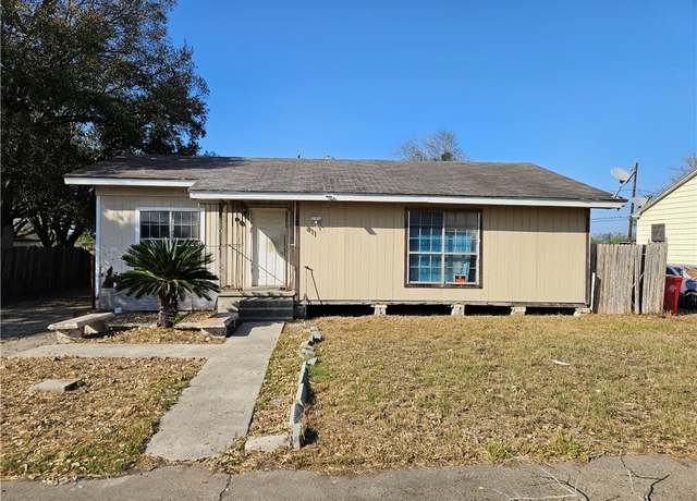 Property at 811 E Avenue D, Robstown, TX 78380, 3 beds, 3 baths