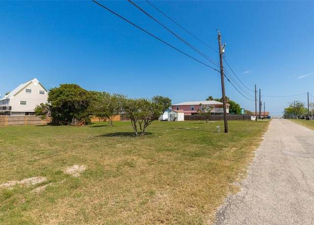 Property at 130 Riviera Dr, Corpus Christi, TX 78418