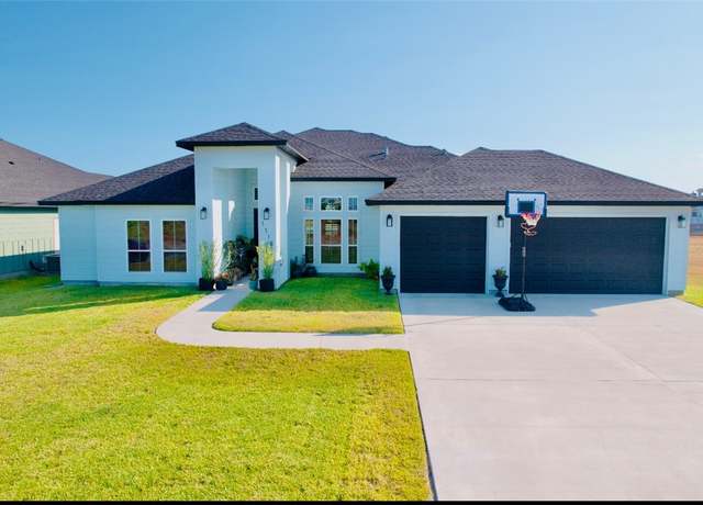 Property at 1118 Cape Velero Dr, Rockport, TX 78382, 5 beds, 3.5 baths
