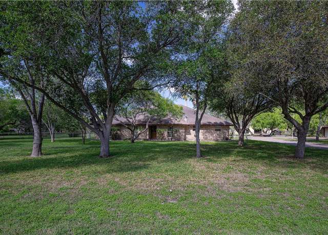 Property at 4713 Meadowlark Ln, Kingsville, TX 78363, 3 beds, 2.5 baths