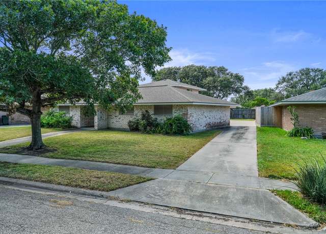 Property at 530 Belleview Dr, Corpus Christi, TX 78412, 4 beds, 3 baths