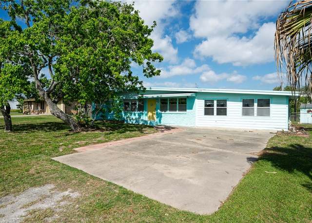 Property at 149 Woodhaven, Ingleside, TX 78362, 4 beds, 2.5 baths