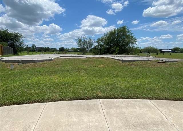 Property at 3601 Lake Champagne Ct, Robstown, TX 78380