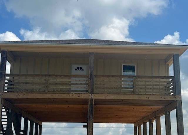 Property at 408 W Royal Oak Ln, Rockport, TX 78382, 3 beds, 2 baths
