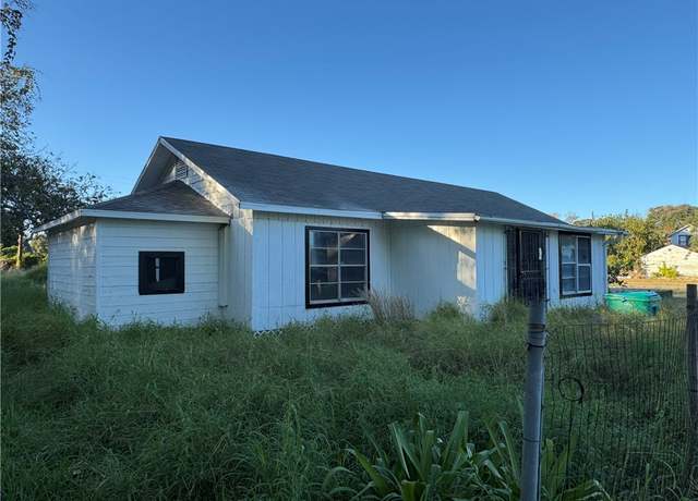 Property at 712 S Rife St, Aransas Pass, TX 78336, 3 beds, 2 baths