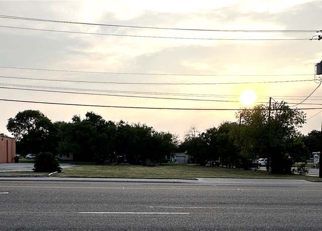 Property at 1115 S 14th St, Kingsville, TX 78363
