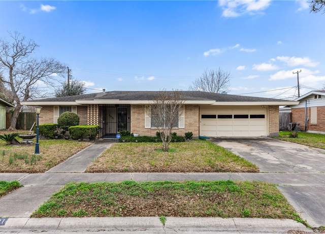 Property at 3321 Casa Rosa Dr, Corpus Christi, TX 78411, 3 beds, 2 baths