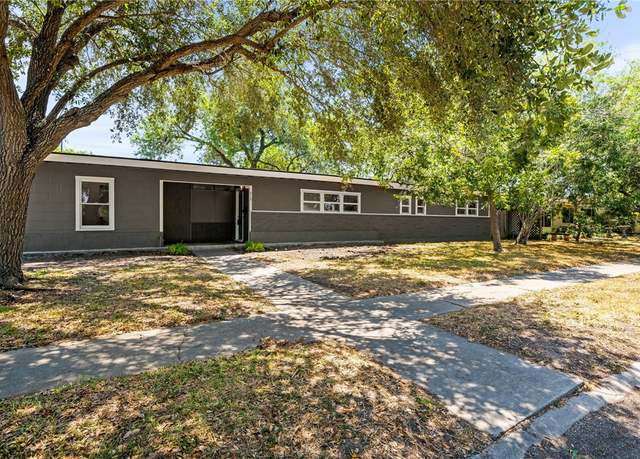 Property at 419 University Dr, Corpus Christi, TX 78412, 4 beds, 2 baths