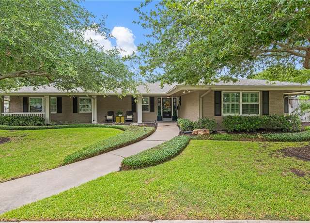 Property at 344 Barracuda Pl, Corpus Christi, TX 78411, 3 beds, 2 baths