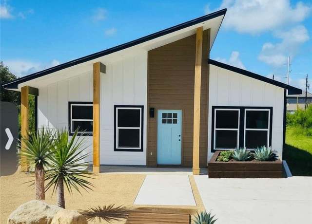 Property at 518 Jester St, Corpus Christi, TX 78418, 3 beds, 2 baths