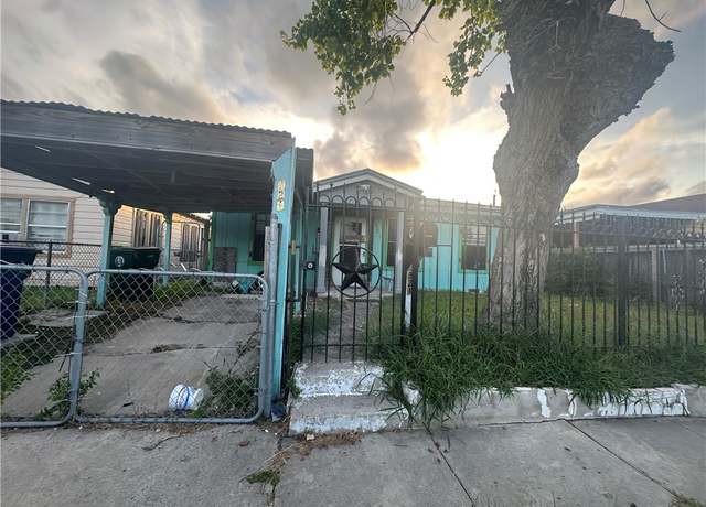 Property at 321 Cortez St, Corpus Christi, TX 78405, 3 beds, 1 bath