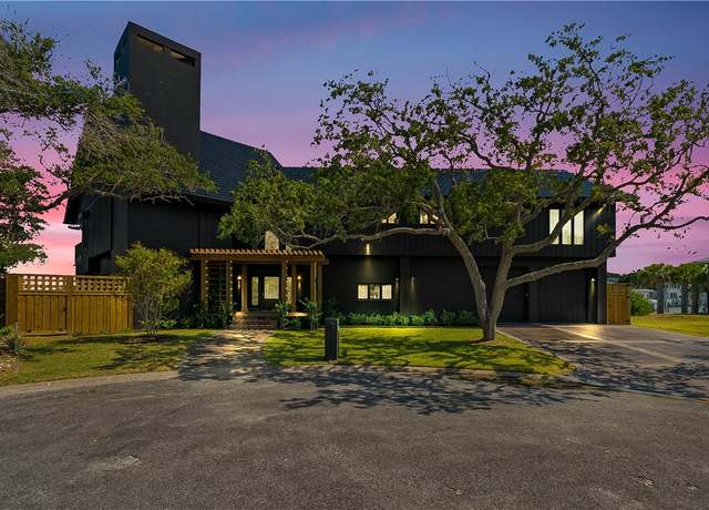 Property at 25 Bimini Dr, Rockport, TX 78382, 4 beds, 4 baths