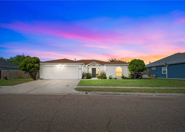 Property at 900 Channel Vista Dr, Port Aransas, TX 78373, 3 beds, 3 baths